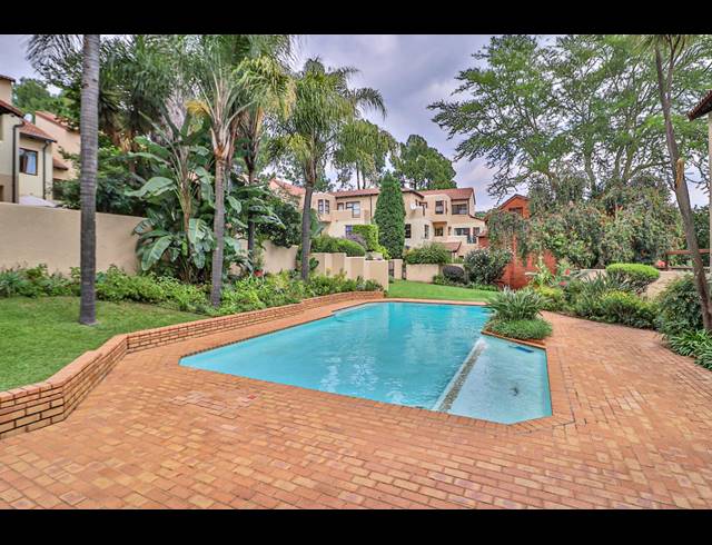 2 BEDROOM APARTMENT FOR SALE IN BRYANSTON